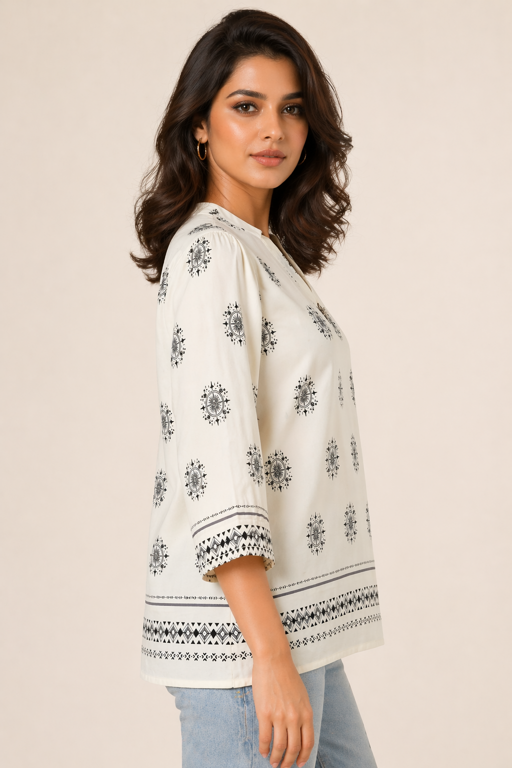 Elegant Ivory Printed V-Neck Top with 3/4 Sleeves