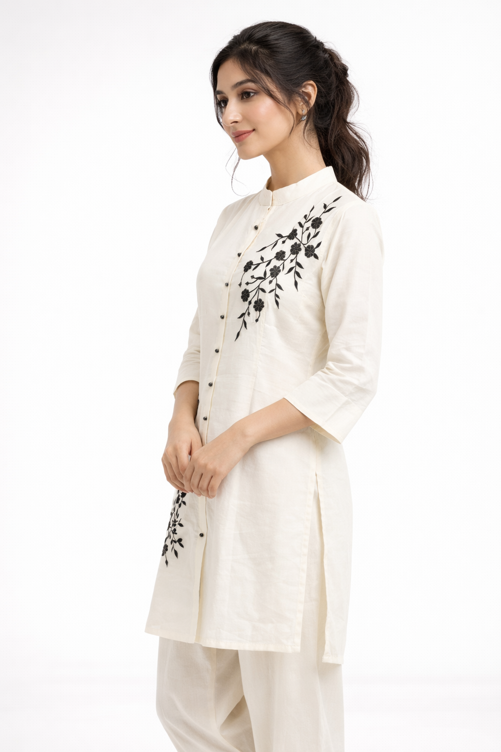 Elegant Cream floral embroidery Kurta Set with Pants