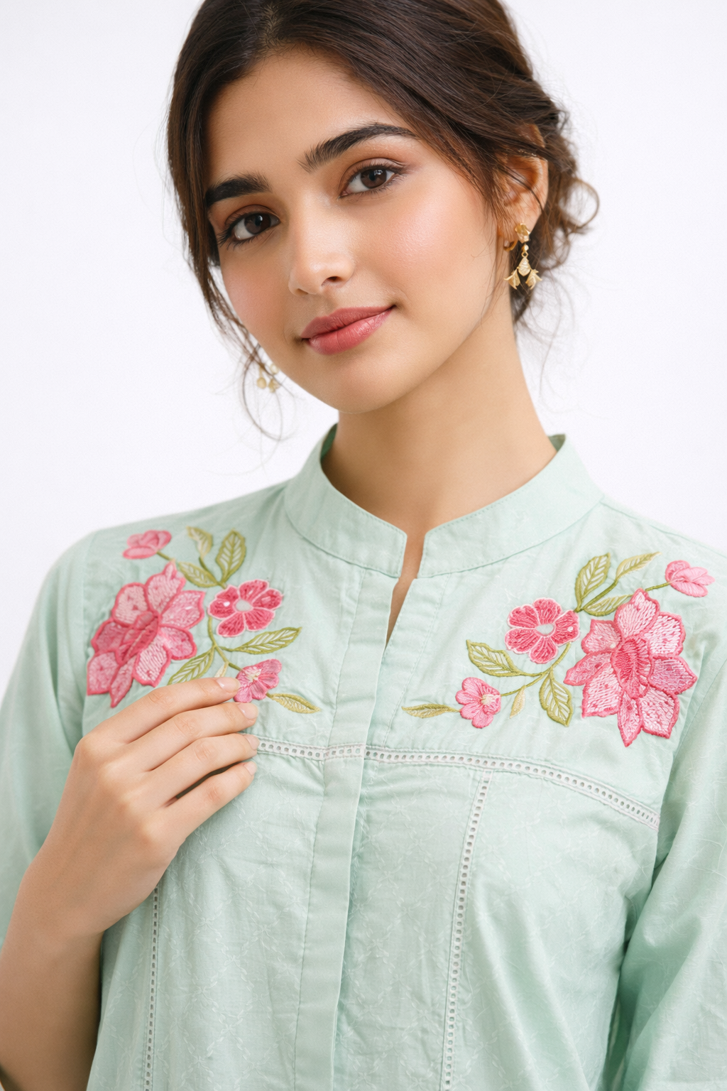 Elegant Mint Green Floral Embroidered Kurta Set.